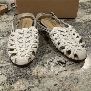 Softspots Womens White Woven Leather Slingback Hurache Sandals 8.5